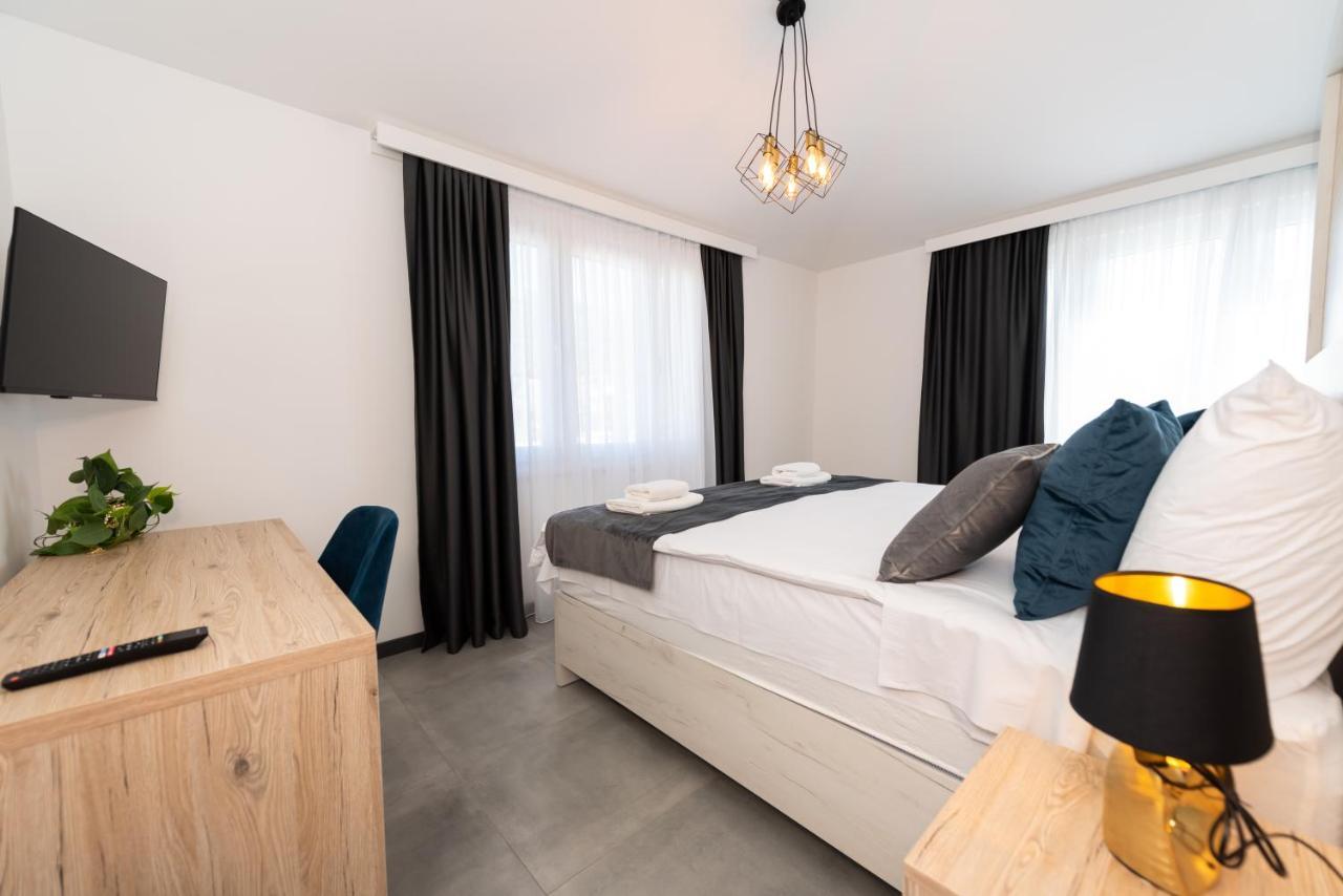 Kapov'S Rooms Kaštela エクステリア 写真